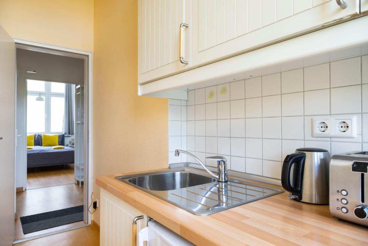 Central +3br +big Living Next To U-station * Berlijn